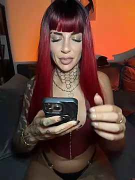 LexiCoco stripchat live cam model