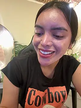 TS-SimplyTheBest stripchat live cam model
