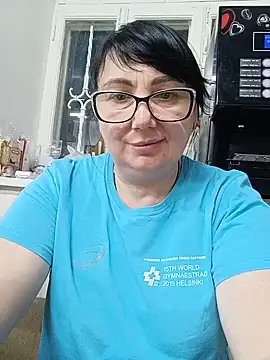 MariSwan222 stripchat live cam model