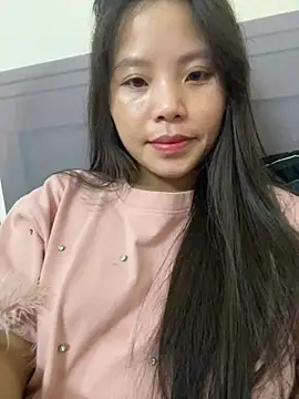 Bella_7777 stripchat live cam model