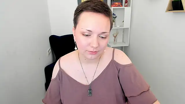 GoldenHazee stripchat live cam model