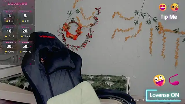 Crystal__Chris stripchat live cam model