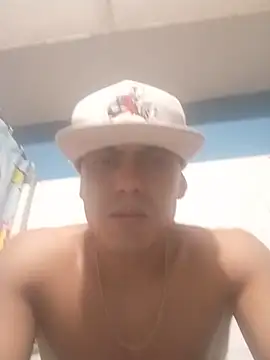 BuiltHotline stripchat live cam model