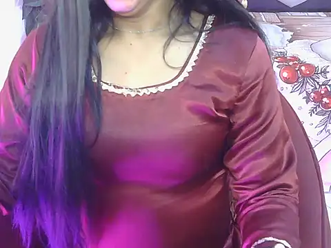 bold-fareen stripchat live cam model