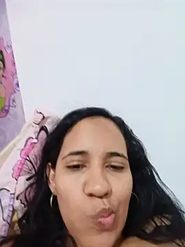 IvonnyRoss stripchat live cam model