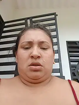 Hot_bella12 stripchat live cam model