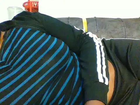 Nodia32 stripchat live cam model