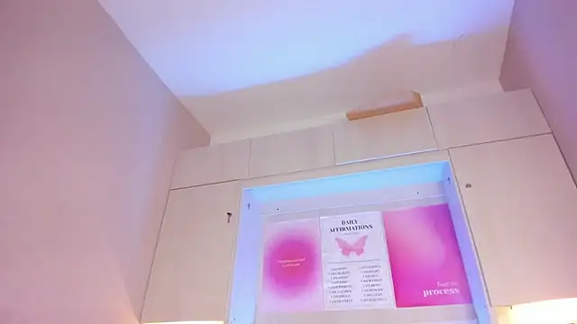 ChloeWiillow stripchat live cam model