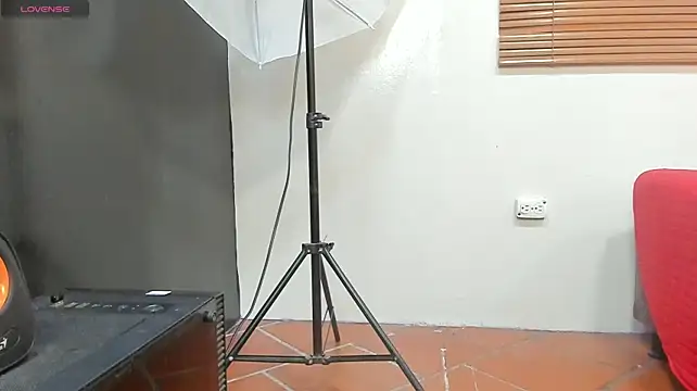 honeymoon07 stripchat live cam model