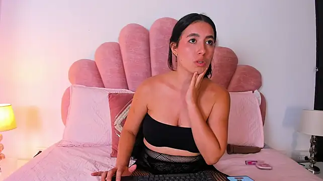 Milky_Majo stripchat live cam model