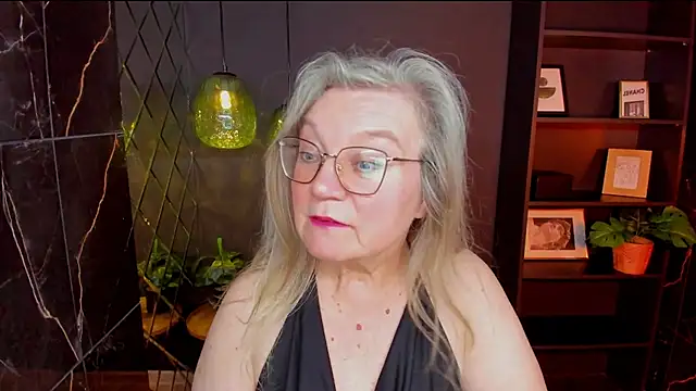 NataliMellow stripchat live cam model