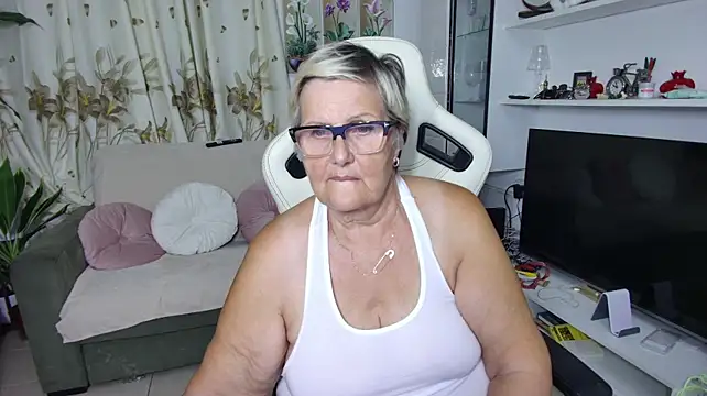 Selenna57 stripchat live cam model