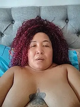 CurvyHeat stripchat live cam model
