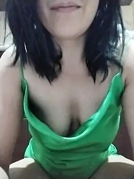 Honeytrap369 stripchat live cam model