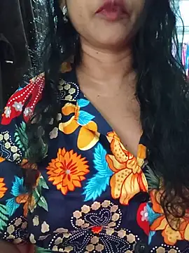 SRUTHI-8 stripchat live cam model