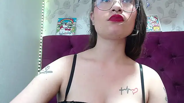 selenabustamante stripchat live cam model