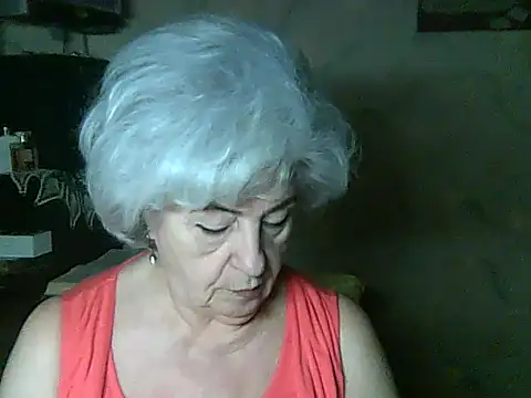 ValeriaKroww stripchat live cam model