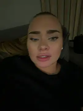 MonicaWestt stripchat live cam model