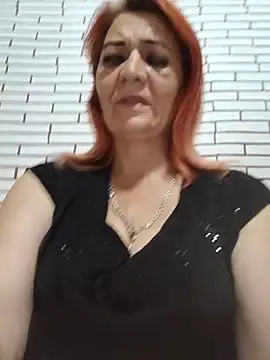Belowa7364 stripchat live cam model