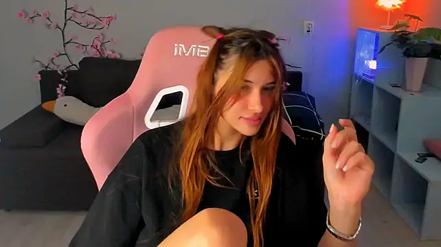 SonyaMalish stripchat live cam model
