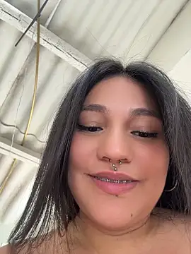 Emily_Gomezz stripchat live cam model