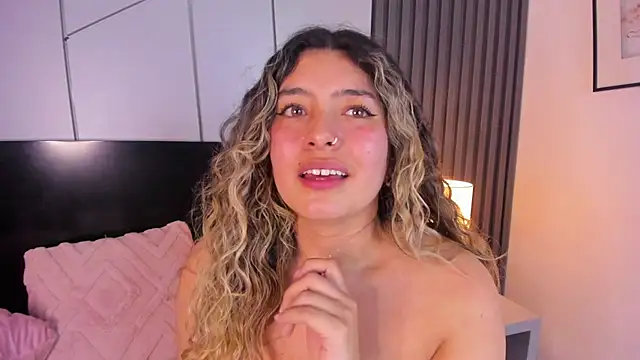 ChloeBelle_ stripchat live cam model