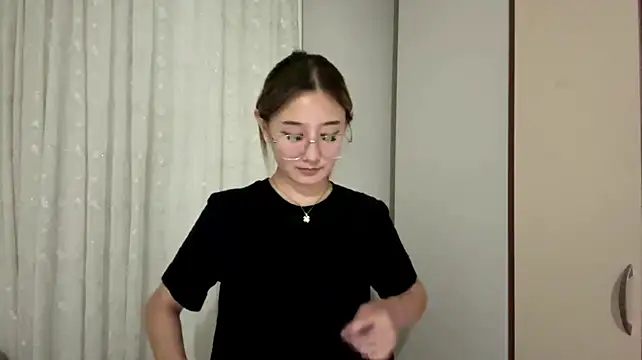 CloudyClamber stripchat live cam model
