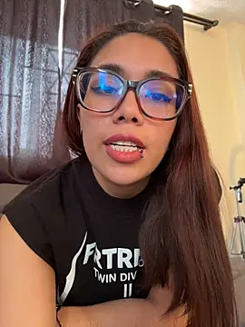 Alice-fire stripchat live cam model