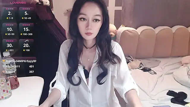 Elina-e3 stripchat live cam model