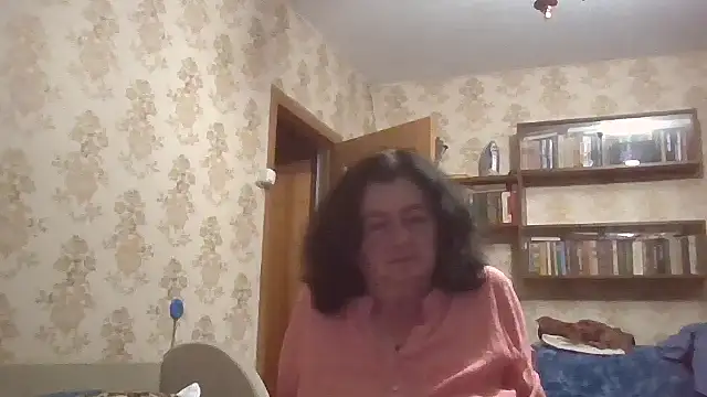GypsiQueen2 stripchat live cam model