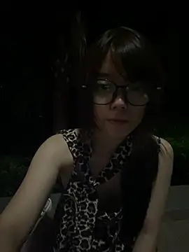 Puting_q stripchat live cam model