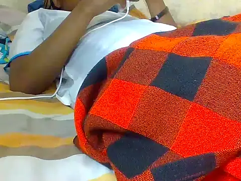 Rosaberr stripchat live cam model