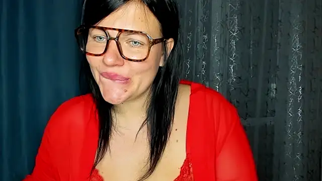 Annbigass stripchat live cam model
