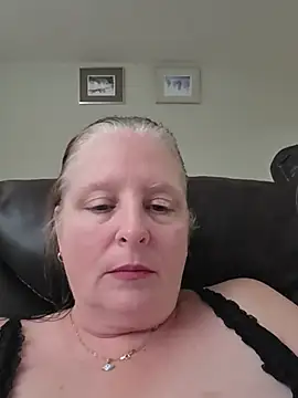 CanadianQueen1973 stripchat live cam model
