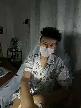 Zhang_yiovo stripchat live cam model