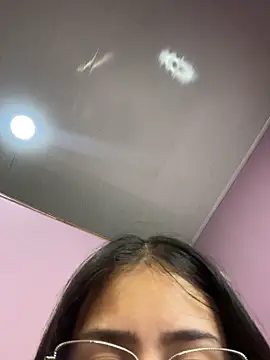MiluLang stripchat live cam model