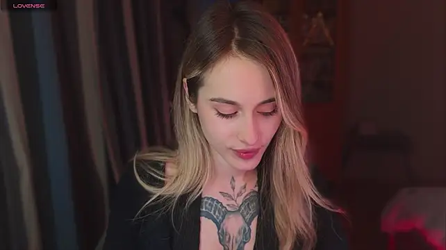 aviva_faith stripchat live cam model