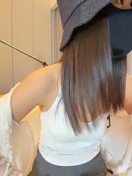 nide-laoshi stripchat live cam model