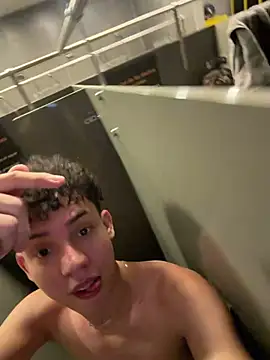 yoursexyjose stripchat live cam model
