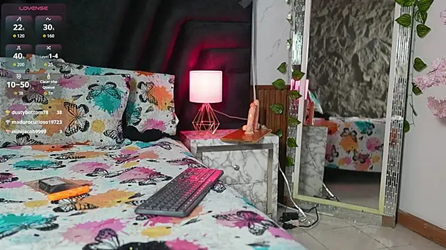 softlatinaa stripchat live cam model