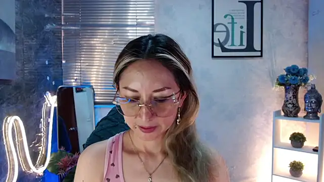 Giadda_ stripchat live cam model