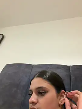 kaviahxx18 stripchat live cam model