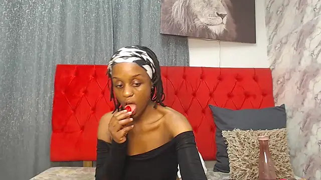 queen-chocolatexxx stripchat live cam model