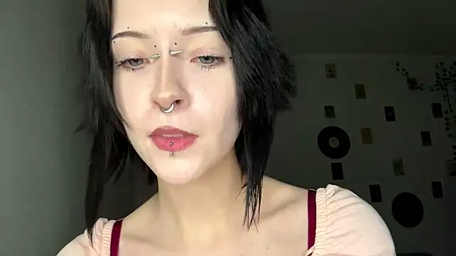 Alicefralies stripchat live cam model