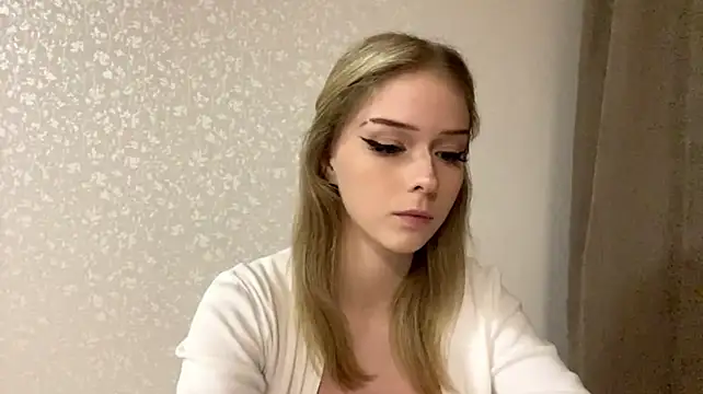 EmilyMint stripchat live cam model