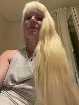 Valvolpe stripchat live cam model