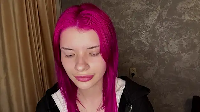 CowingGirl stripchat live cam model