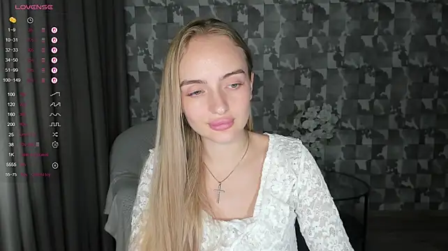 A_delina stripchat live cam model