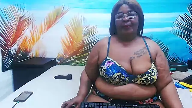 MatureMilfxxx stripchat live cam model