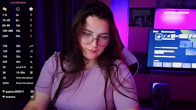 KatieMuse stripchat live cam model